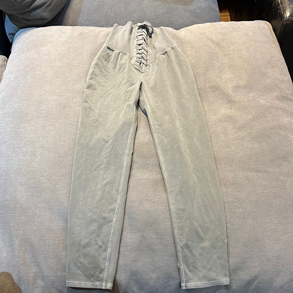 Lace up legging